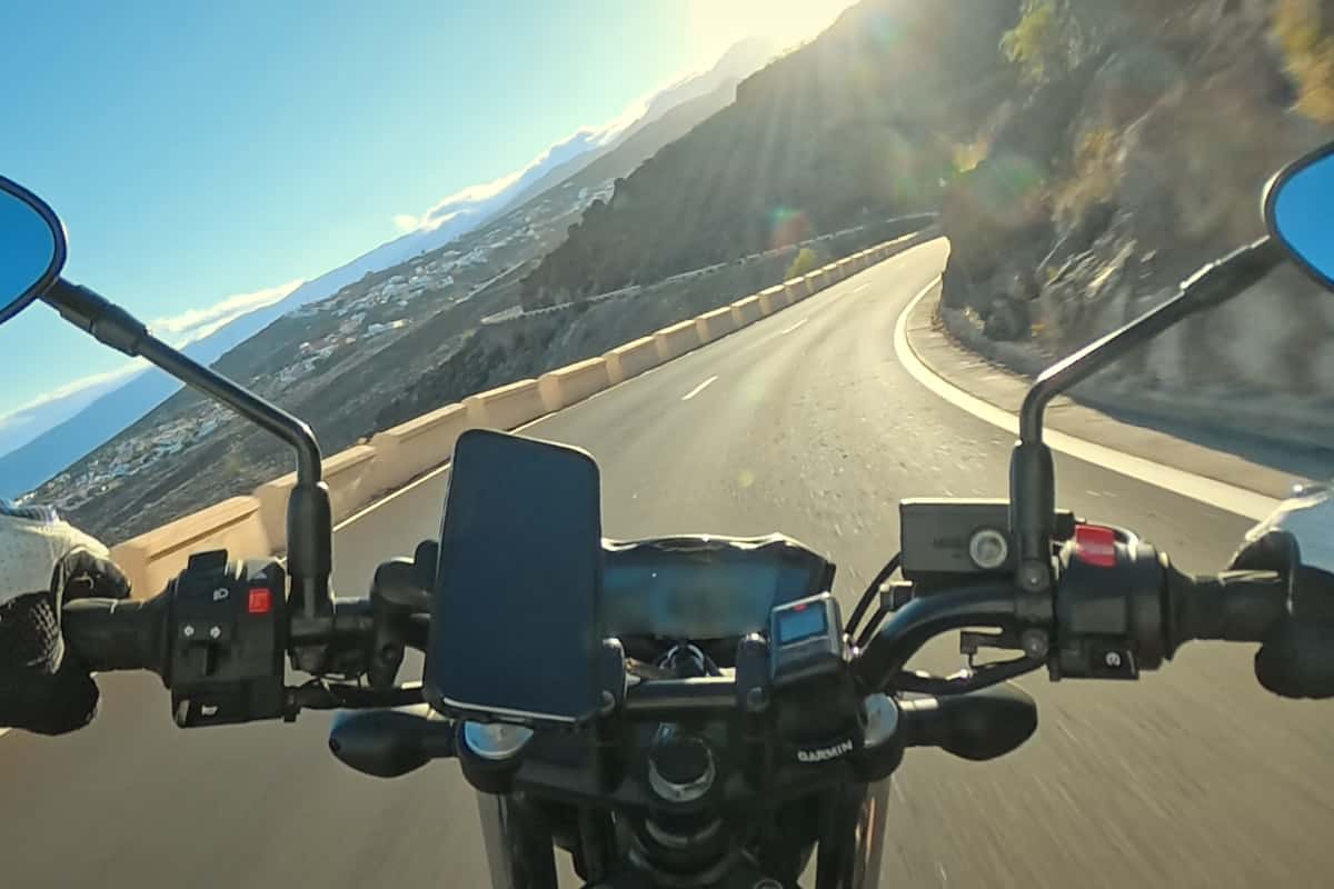 Suzuki SV650 speedometer blurring example